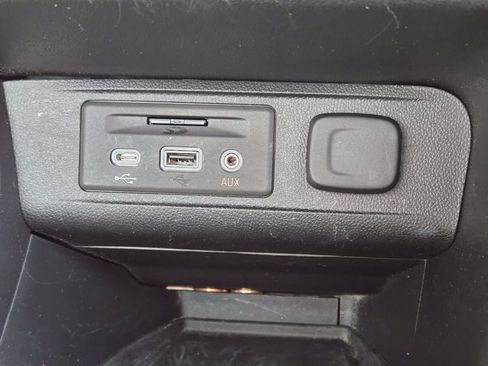 Used 2023 Buick Encore GX Essence w/ Advanced Technology Package FWD image 22