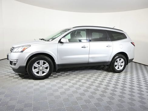 Used 2013 Chevrolet Traverse LT FWD image 2