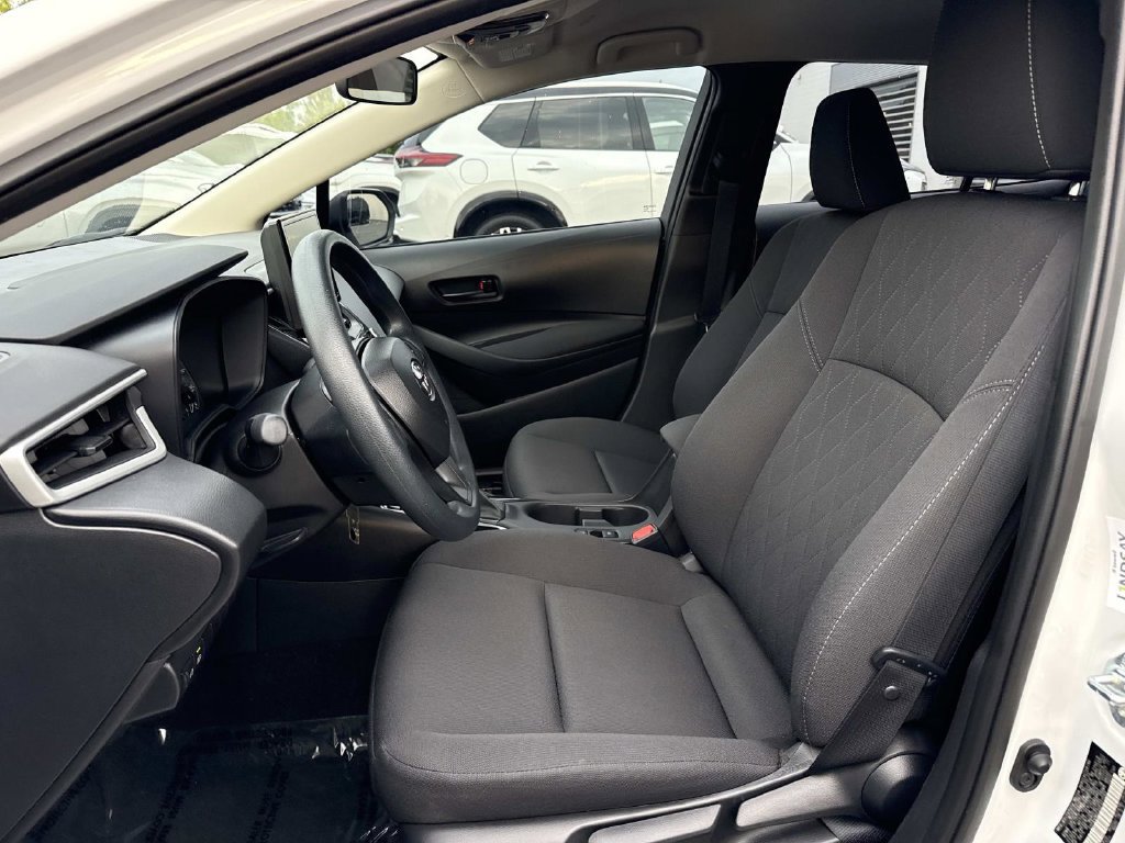 Used 2025 Toyota Corolla LE FWD image 9