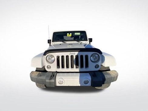 Used 2016 Jeep Wrangler Sahara w/ Connectivity Group image 14