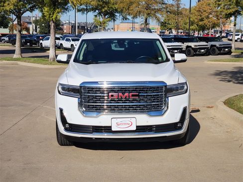 Used 2023 GMC Acadia Denali image 2