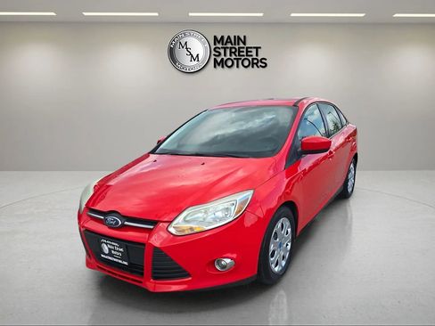 Used 2012 Ford Focus SE FWD image 1