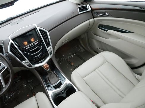 Used 2015 Cadillac SRX Luxury image 11