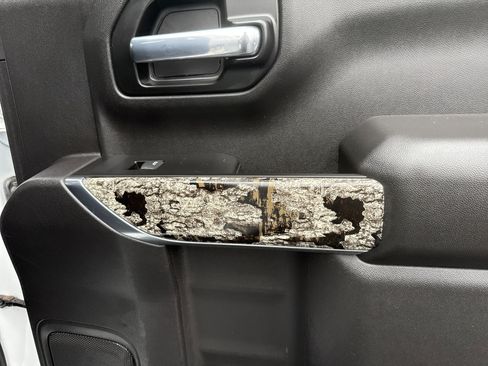 Used 2021 Chevrolet Silverado 1500 Custom Trail Boss w/ Realtree Special Edition image 13