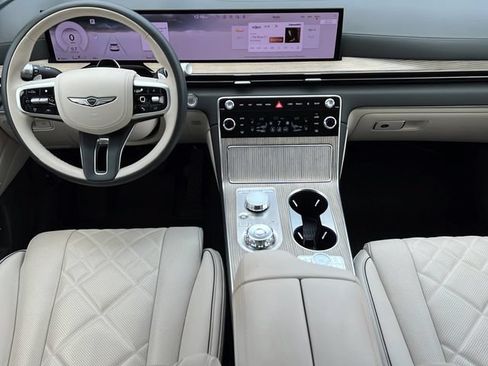 Certified 2025 Genesis GV80 3.5T Prestige AWD/4WD image 11