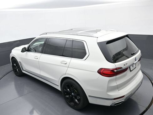 Used 2022 BMW X7 xDrive40i w/ Executive Package AWD/4WD image 34