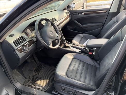 Used 2014 Volkswagen Passat 1.8T SEL Premium image 10