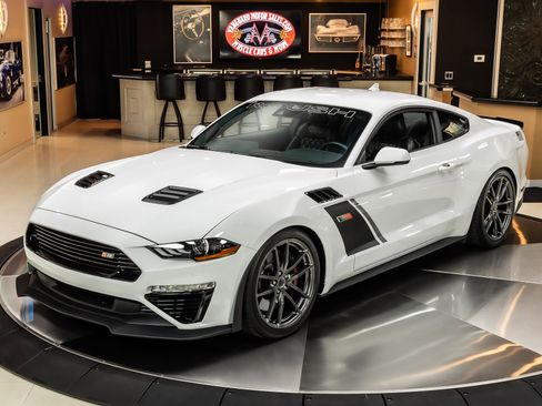 Used 2021 Ford Mustang GT Premium w/ GT Performance Package RWD image 5