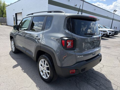 Used 2022 Jeep Renegade Latitude w/ Convenience Group AWD/4WD image 5
