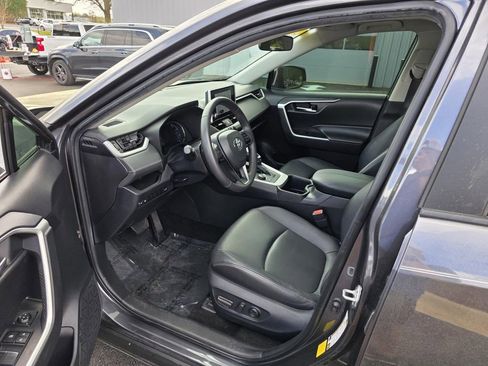 Used 2024 Toyota RAV4 XLE Premium image 22