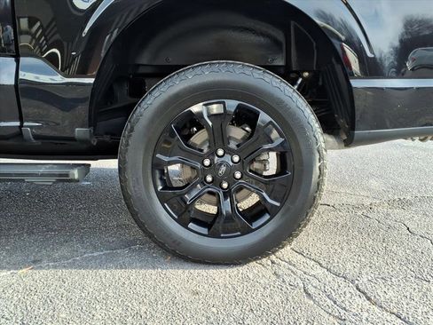 Certified 2022 Ford F150 Platinum w/ Equipment Group 701A High image 24