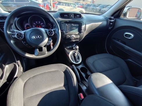 Used 2018 Kia Soul + FWD image 34
