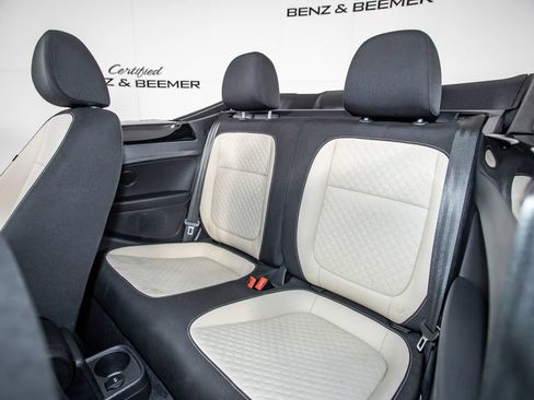Used 2019 Volkswagen Beetle 2.0T SE FWD image 16