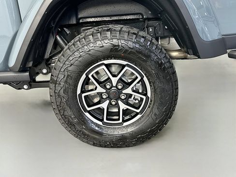 New 2026 Jeep Gladiator Rubicon AWD/4WD image 17