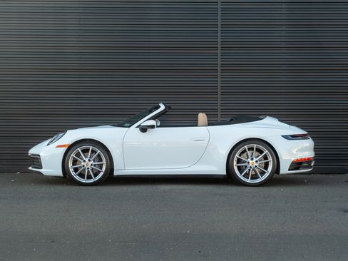 Certified 2021 Porsche 911 Carrera image 2