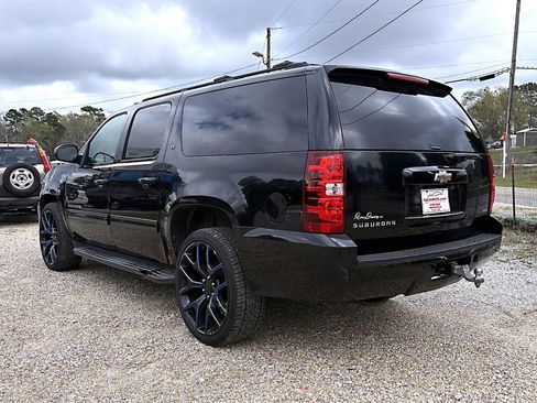 Used 2010 Chevrolet Suburban LT image 5