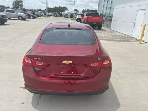 Used 2018 Chevrolet Malibu Hybrid w/ Leather Package FWD image 4
