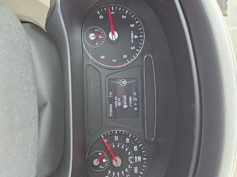 Used 2017 Kia Sorento AWD image 3