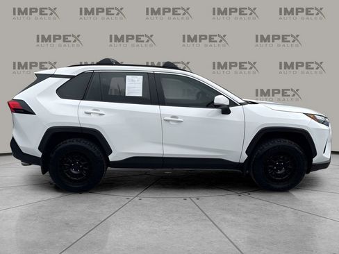 Used 2025 Toyota RAV4 XLE w/ Convenience Package FWD image 6