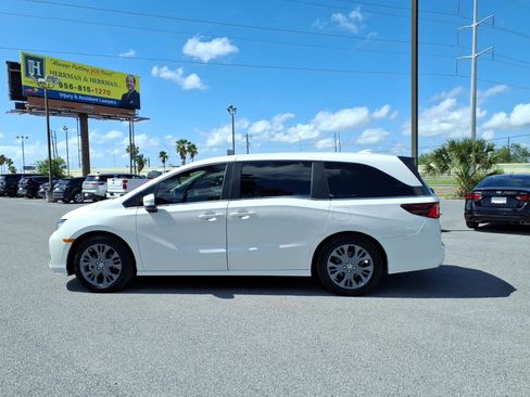 Used 2025 Honda Odyssey Touring image 5