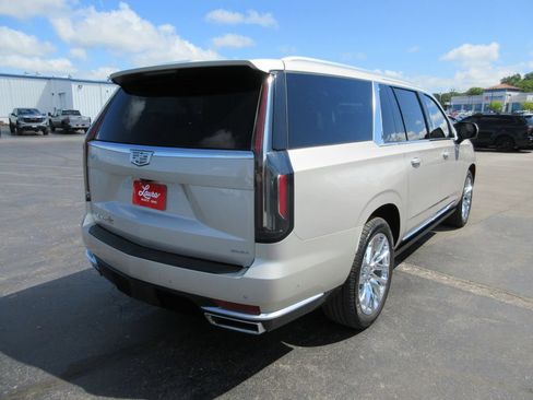 Certified 2023 Cadillac Escalade ESV Premium Luxury Platinum w/ LPO, Radiant Package AWD/4WD image 6