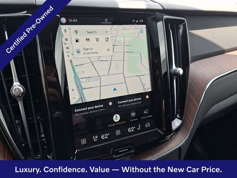 Certified 2024 Volvo XC60 B5 Plus w/ Climate Package AWD/4WD image 18