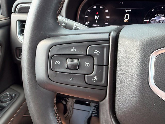 Used 2024 GMC Yukon AT4 w/ Technology Package AWD/4WD image 27