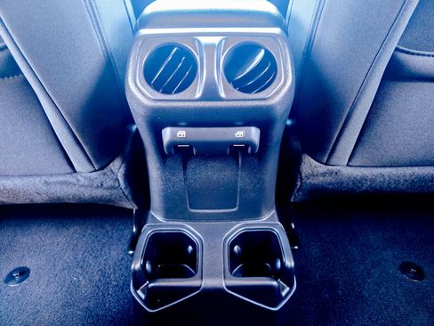 Used 2023 Jeep Gladiator Willys image 15