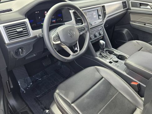 Certified 2022 Volkswagen Atlas Cross Sport SE AWD/4WD image 11