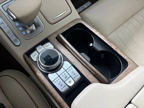 Used 2022 Genesis G90 5.0 Ultimate image 18