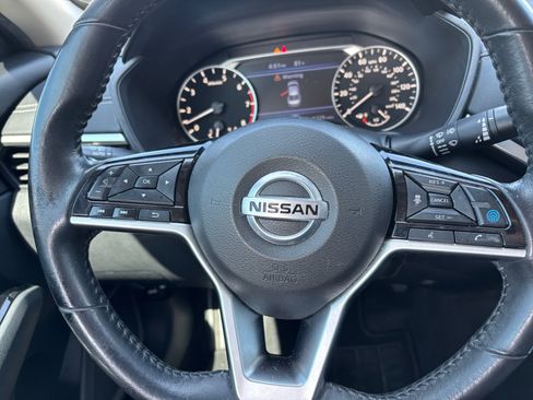 Used 2022 Nissan Altima 2.5 SV w/ SV Premium Package FWD image 19