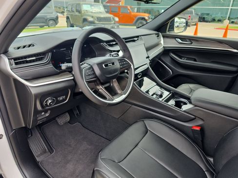 New 2026 Jeep Grand Cherokee Limited AWD/4WD image 10