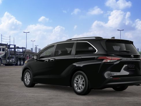 New 2026 Toyota Sienna XLE AWD/4WD image 6