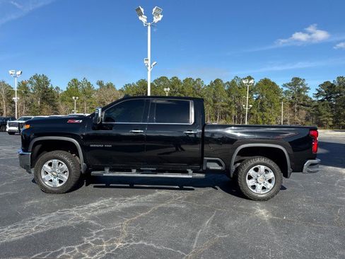 Used 2022 Chevrolet Silverado 2500 LTZ w/ LTZ Plus Package image 6