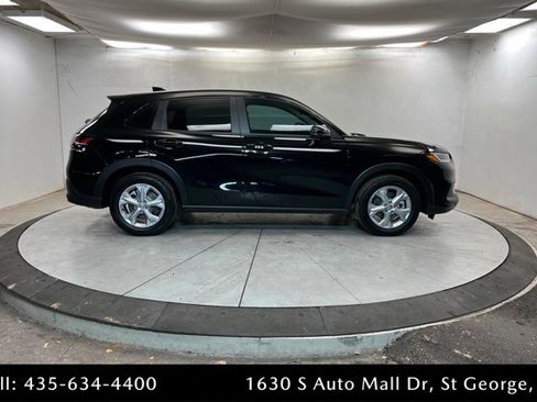 Certified 2025 Honda HR-V LX image 6