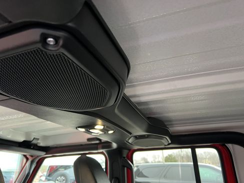 Used 2020 Jeep Gladiator Rubicon image 11