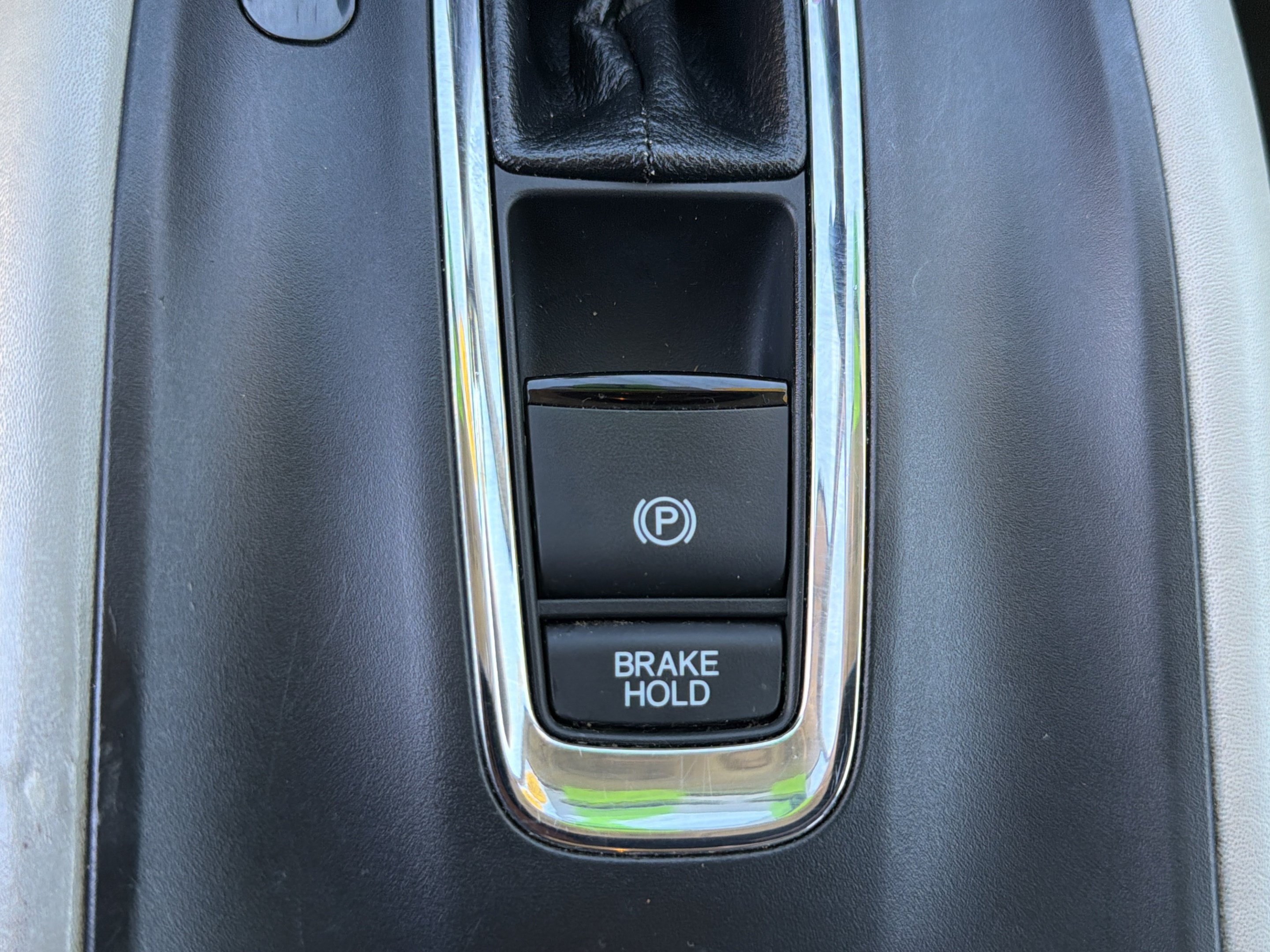 Used 2017 Honda HR-V EX image 16