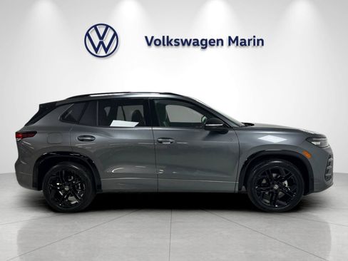 New 2026 Volkswagen Tiguan SE R-Line FWD image 6