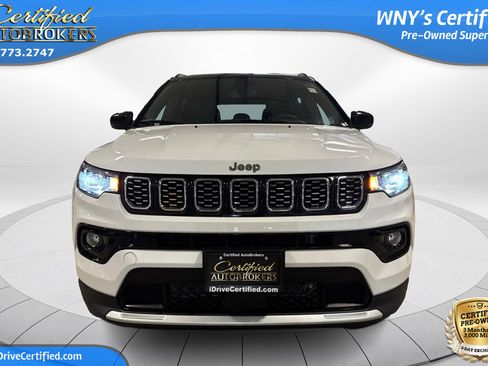 Used 2025 Jeep Compass Limited AWD/4WD image 2