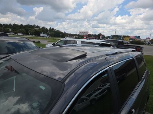 Used 2025 Toyota Sienna Platinum AWD/4WD image 5