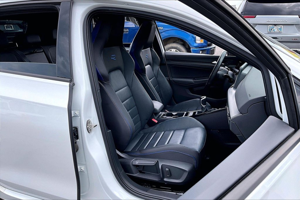 Used 2024 Volkswagen Golf R AWD/4WD image 28