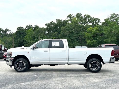 Used 2025 RAM 3500 Laramie AWD/4WD image 12