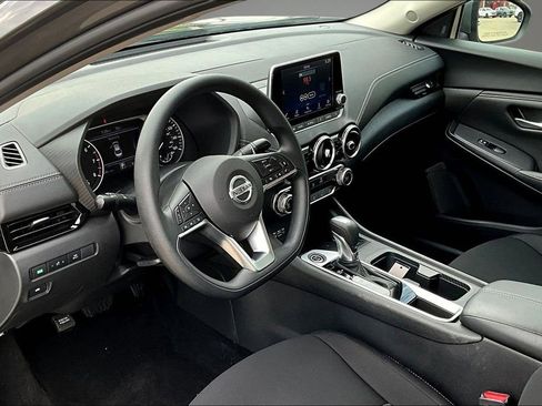 Certified 2023 Nissan Sentra SV FWD image 17
