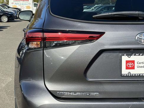 Used 2021 Toyota Highlander XLE image 10