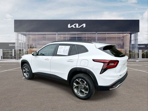 Used 2024 Chevrolet Trax LT image 6