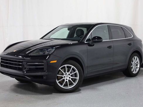 Certified 2024 Porsche Cayenne AWD/4WD image 1