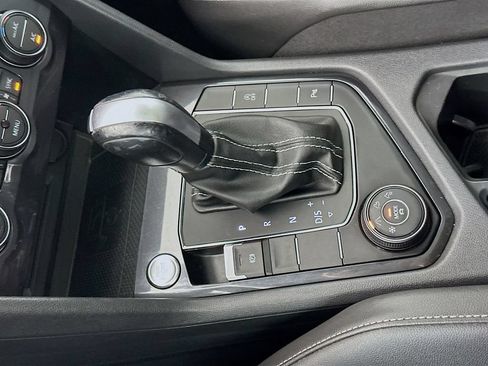Used 2021 Volkswagen Tiguan SE R-Line AWD/4WD image 16