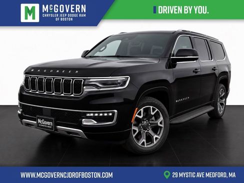 Used 2023 Jeep Wagoneer L Series III w/ Flexible Seating Group AWD/4WD image 1