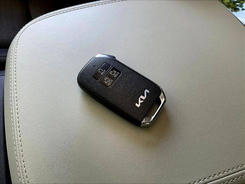 Used 2024 Kia Carnival SX Prestige FWD image 34