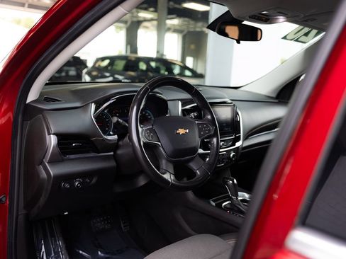 Used 2020 Chevrolet Traverse LT FWD image 14